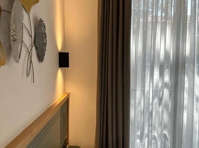 Esmahan Forest And Pool By Zehra مرمريس