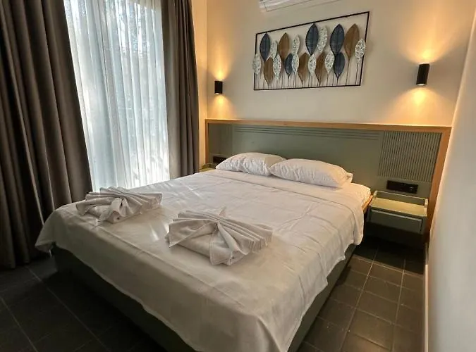 Esmahan Forest And Pool By Zehra * مرمريس